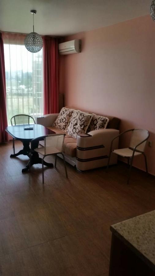 Club Priz Aparthotel Primorsko Bagian luar foto