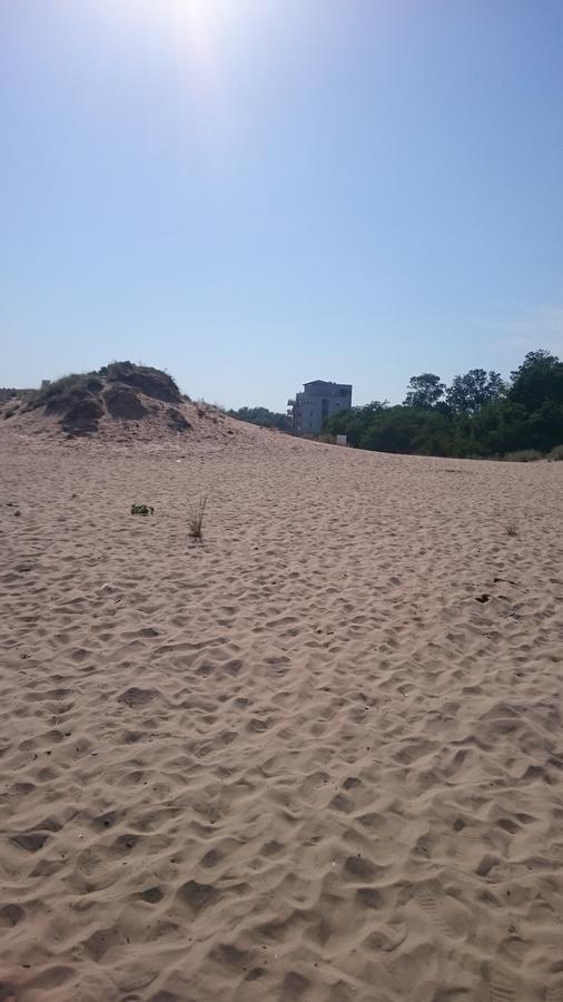 Club Priz Aparthotel Primorsko Bagian luar foto