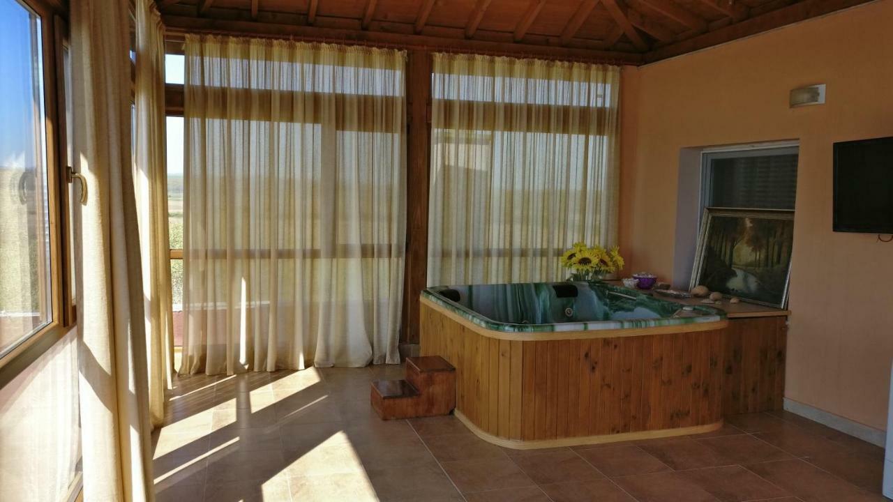 Club Priz Aparthotel Primorsko Bagian luar foto