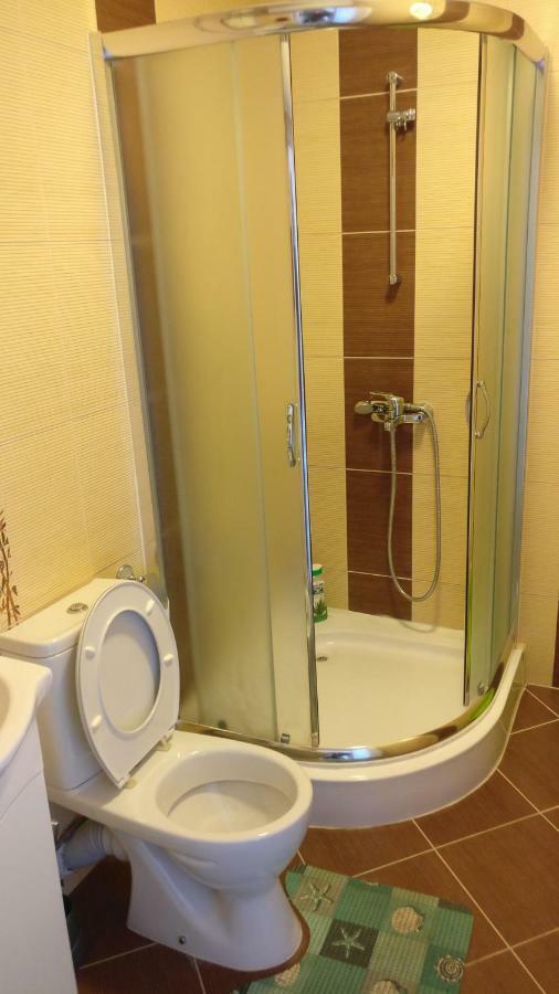 Club Priz Aparthotel Primorsko Bagian luar foto